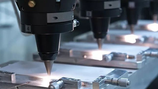 玻璃切割打孔機-全自動化生產(chǎn)